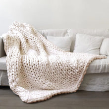 Load image into Gallery viewer, 80*100cm Hand Chunky Knitted Blanket Thick Wool look Bulky Knitting Throw 6 Colors